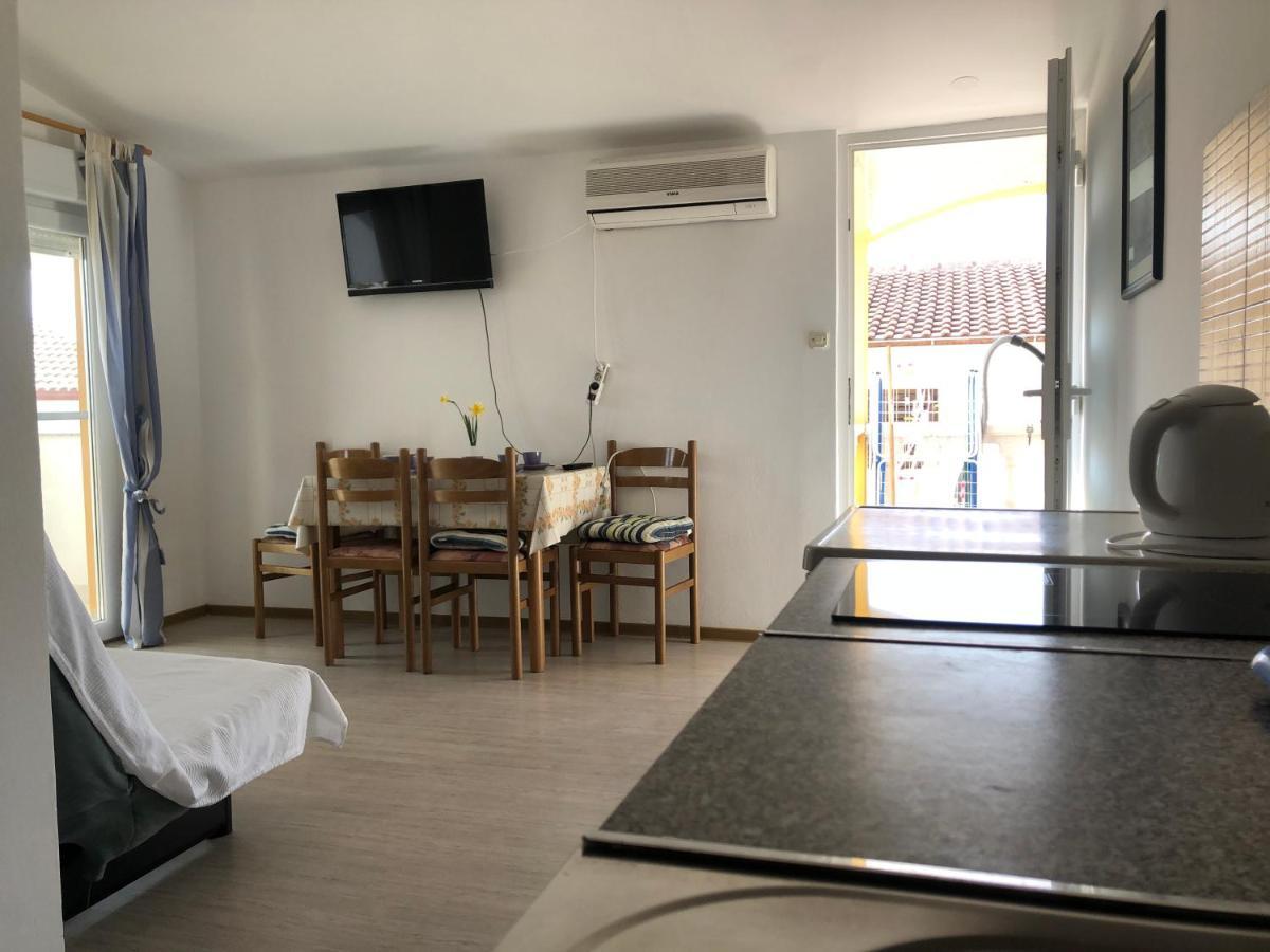 Apartments Marija Vir Exterior photo